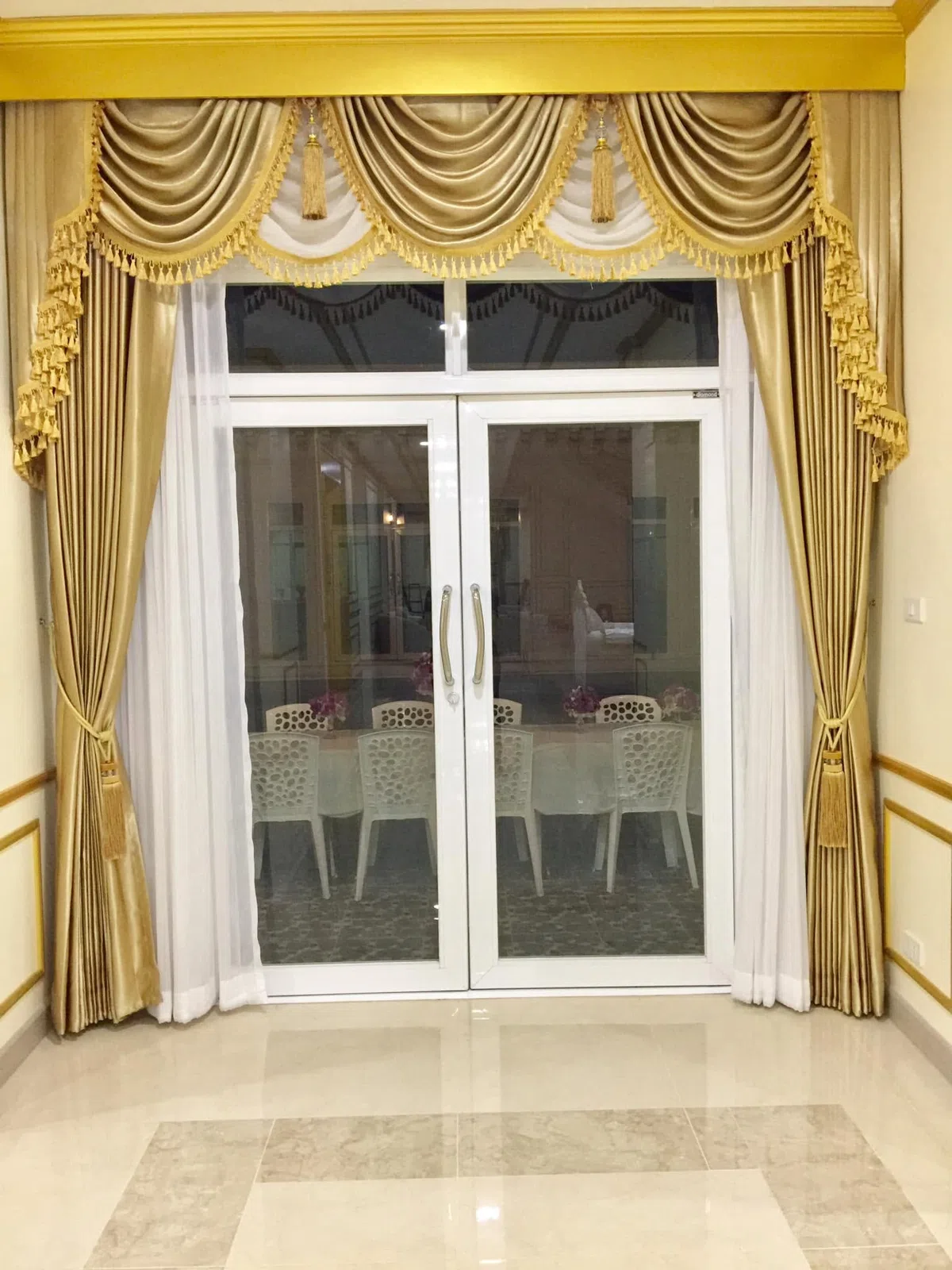 Song Design curtain project 272