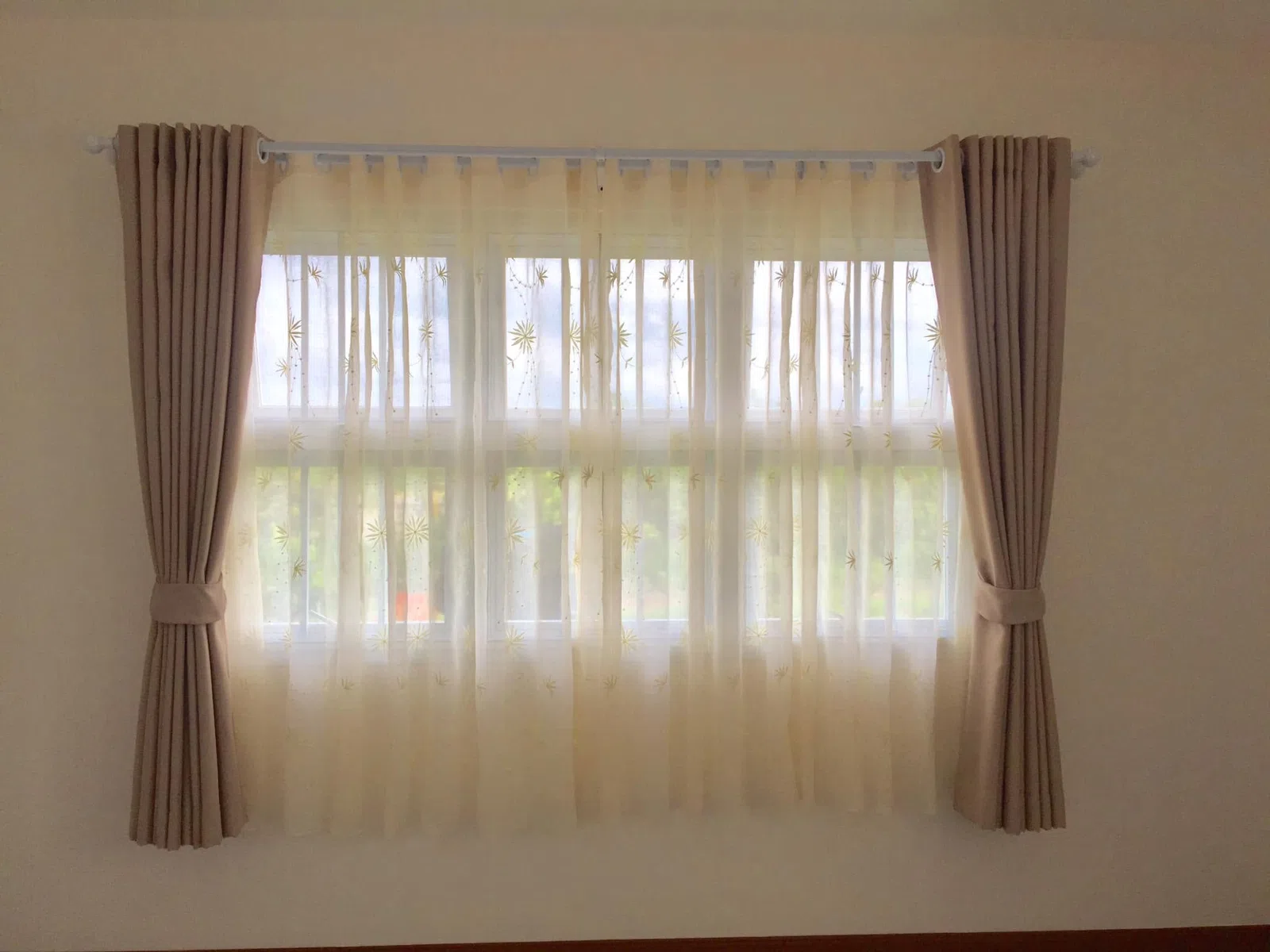 Song Design curtain project 366