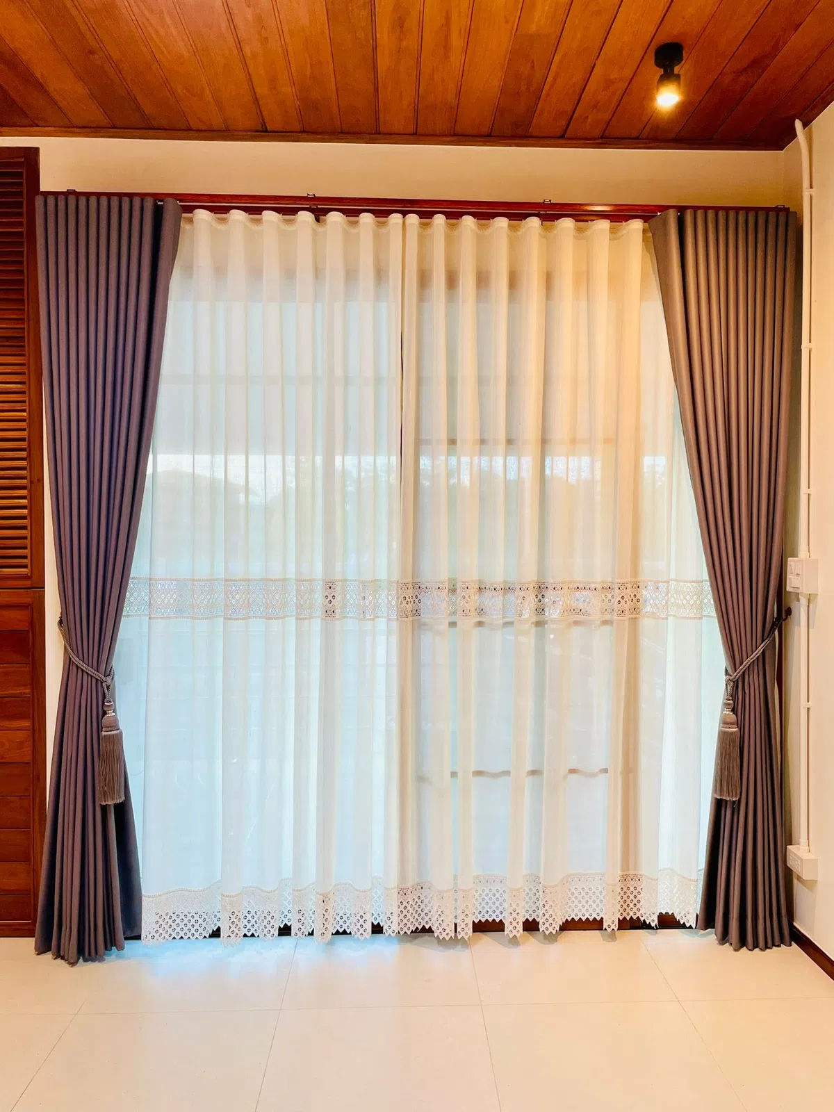 Song Design curtain project 737