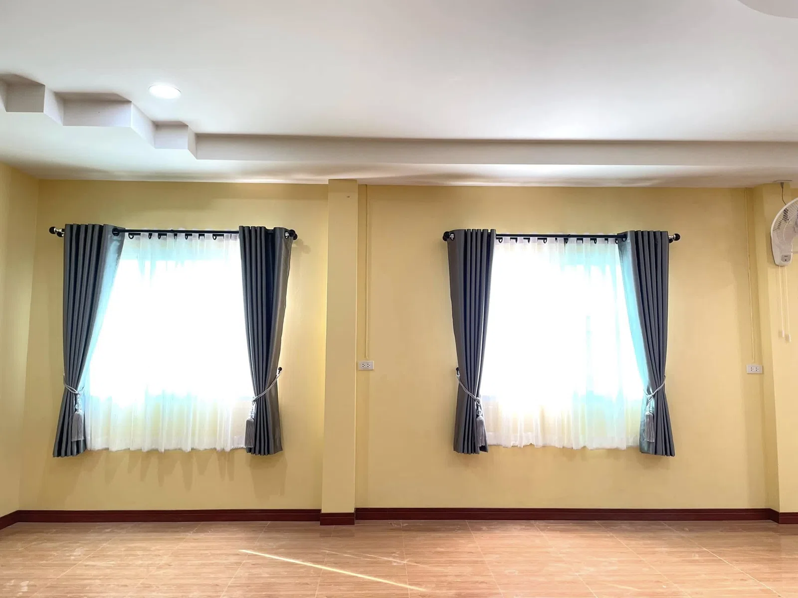 Song Design curtain project 810